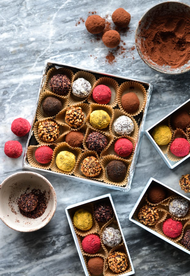 Edible gifts - date truffles in colourful coating - A tasty love story