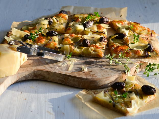 Vegetarian Potato Pizza - A tasty love story